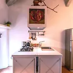 Luxe Paradise - 4 Person, Historic Center Apartamento