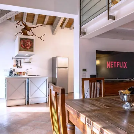 Lejlighed Luxe Paradise - 4 Person, Historic Center *