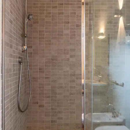 Luxe Paradise - 4 Person, Historic Center Modena