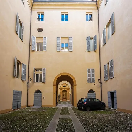 Luxe Paradise - 4 Person, Historic Center Lejlighed