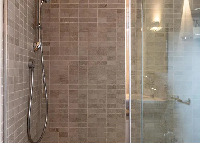 Luxe Paradise - 4 Person, Historic Center مودينا