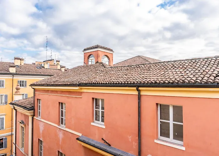 Apartment Luxe Paradise - 4 Person, Historic Center Modena