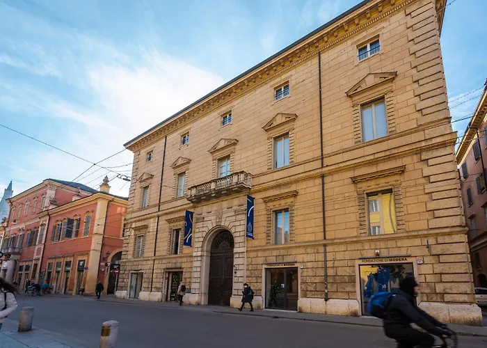 Luxe Paradise - 4 Person, Historic Center * Modena